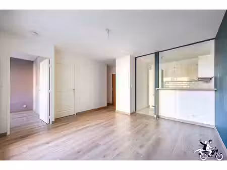 nantes saint-donatien - t2 de 40 42 m² avec balcon et parking sécurisé