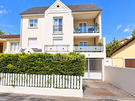 t2 - 49 m² avec balcon et parking – petite copropriété au calme