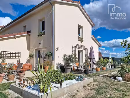 maison récente 87 m² (2021) avec jardin aménagé  garage et vue dégagée - polliat (01310)