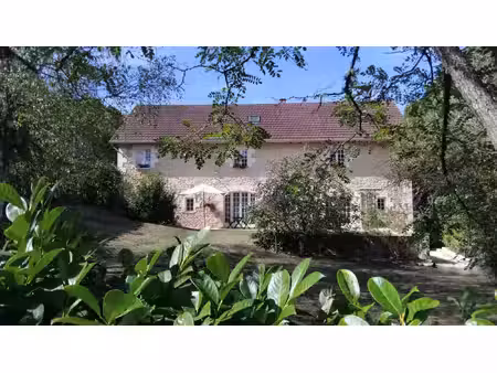 belle propriété de campagne restaurée avec vues panoramiques et 2 4 hectares