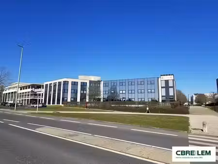 location bureau caen 376 m²