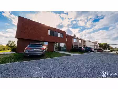 ruim gelijkvloers appartement te huur in bilzen – 120 m²  tuin en 3 parkeerplaatsen