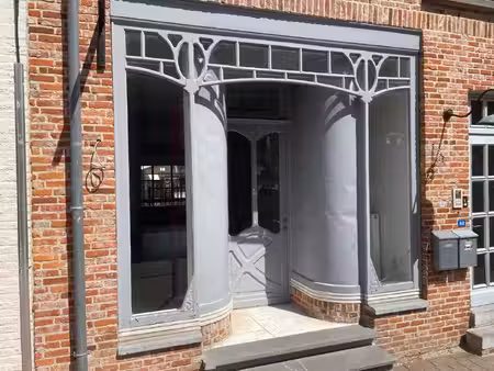 karaktervol handelspand met nostalgische uitstraling in hartje lanaken