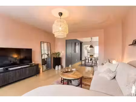 instapklaar triplex appartement op toplocatie in sint-niklaas