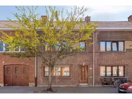 huis met 3 slaapkamers  3 badkamers en tuin te koop in wilrijk