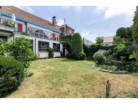 uitzonderlijke gezinswoning (275m²) met ruim atelier  zonnig terras  garage en prachtige t