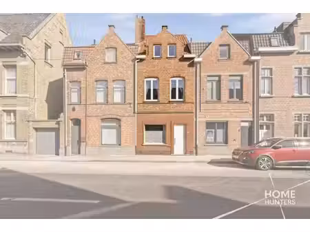 ruime stadswoning met 4 slaapkamers aan de voet van de ieperse vestingen