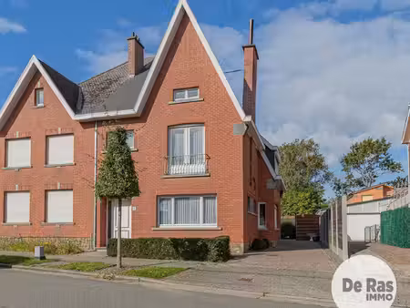 oordegem- halfopen bebouwing met centrale ligging