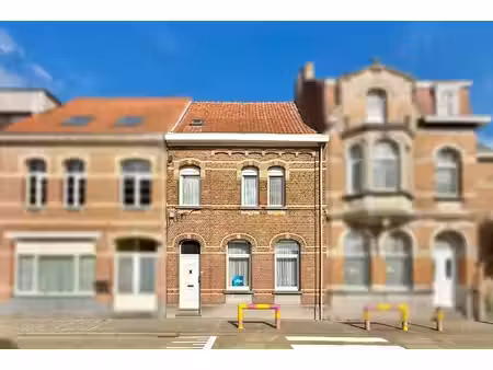 karaktervolle te renoveren burgerwoning
