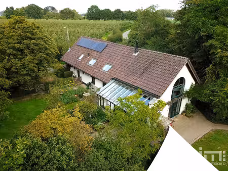 vakkundig  correct en in vertrouwen