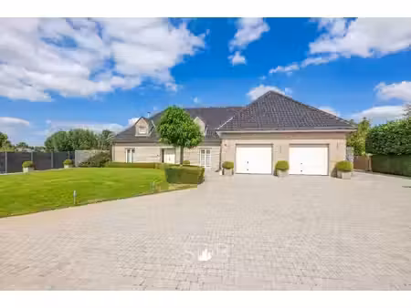 uw expert in luxe vastgoed & paardenvastgoed