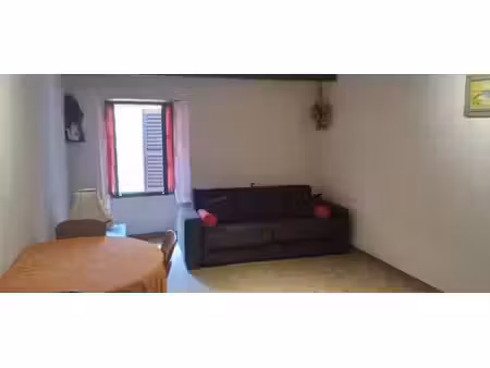 maison  petit pieds à terre tomino