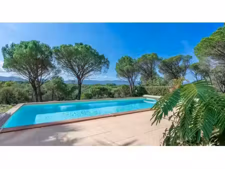 vidauban - maison 4 pièces - 179 85 m² - terrain 2 500 m² - piscine