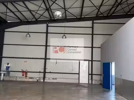 location local d’activités bernis 30620 400m²