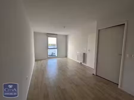 appartement à louer 2 pièces 39.79 m² - tours (37) - 646€
