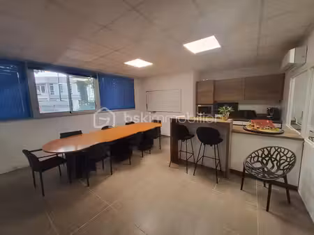 bureau de 74 89 m² à saint-martin-le-vinoux