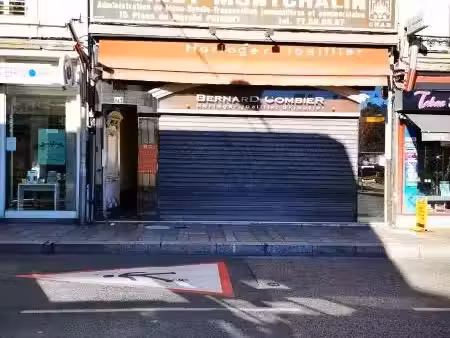 local commercial à louer - firminy (42) - 1 550€