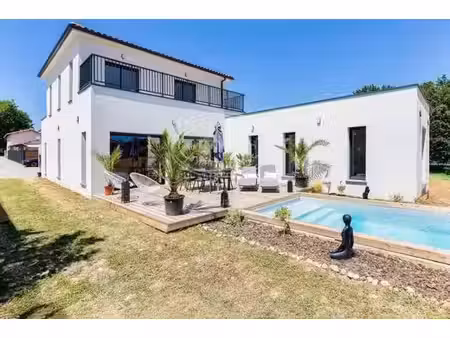villa de 5 pièces de luxe en vente gratentour  france