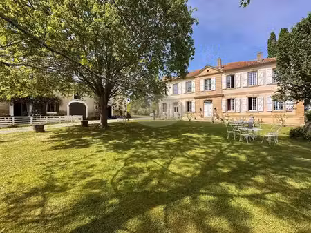 prestigieux château de 448 m2 en vente - mirande  france