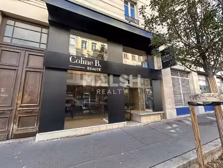 location local commercial 93m²