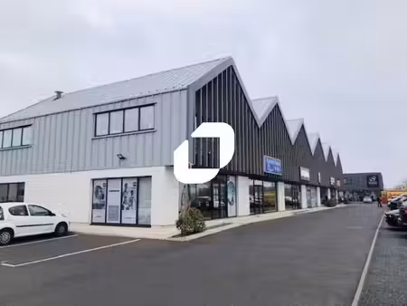 location commerce fontenay-le-vicomte 91540 81m²