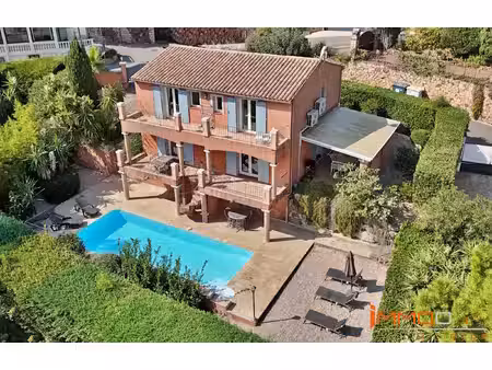 le trayas - théoule sur mer : villa avec vue mer  piscine  4 ch