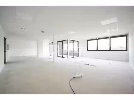 vente bureaux 136m² à 1181m²