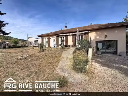 anjou – maison rénovée avec magnifique terrain – 250 000 €