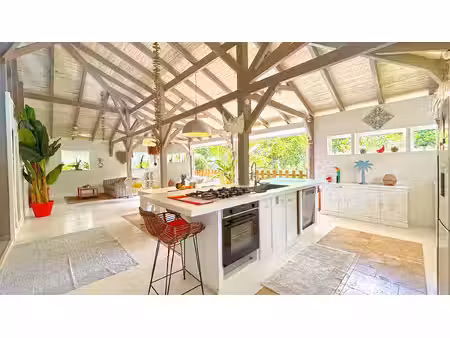 vente maison 7 pièces  246.00m²  les trois