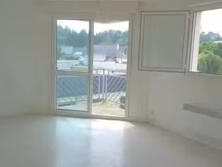 location appartement 2 pièces à guingamp (22200) : à louer 2 pièces / 48m² guingamp