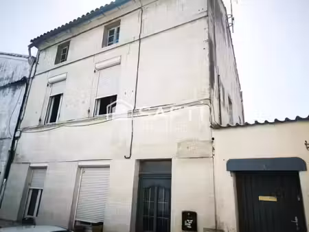 vente immeuble 136 m² pons (17800)