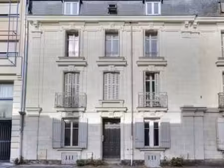 vente immeuble à angers (49000) : à vendre / 192m² angers
