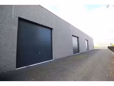 opslagruimte met 2 poorten te huur!