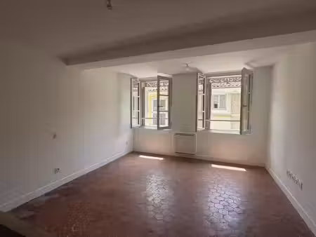 location appartement 1 pièce 22 m² à aix-en-provence (13100)