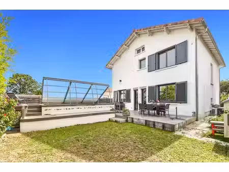 maison individuelle t6 à roques avec jardin / piscine / garage