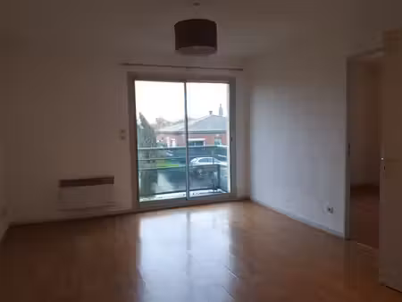 31600 lherm: appartement t2 à louer