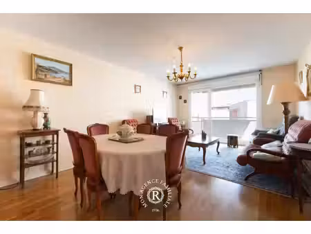 clermont-ferrand t3 avec balcon et garage emplacement re