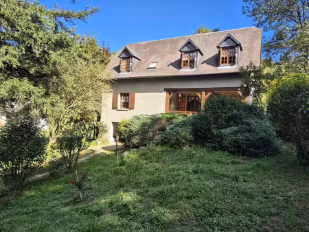 maison avec terrasse  garage et jardin