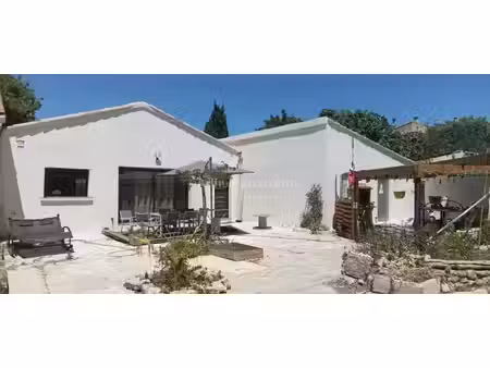 vente maison 3 pièces 104 m2 à saint-mitre-les-remparts
