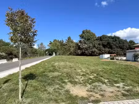 vente terrain 650 m² illats (33720)