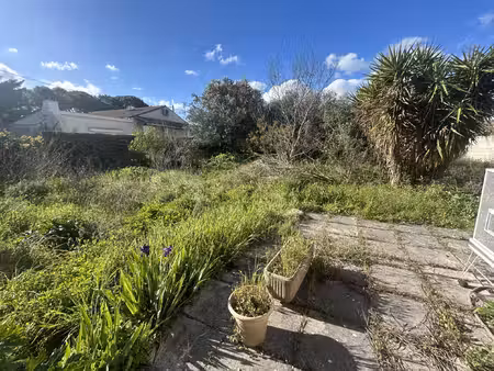 beaucaire rare une parcelle de 1132m2 constructible avec 2 m