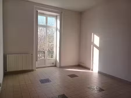 location appartement 3 pièces  91.54m²  sète
