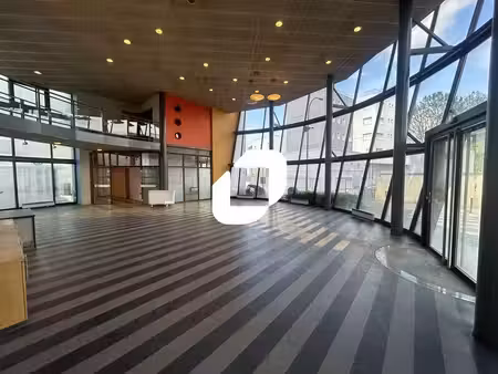 location bureaux 156m² à 1300m²