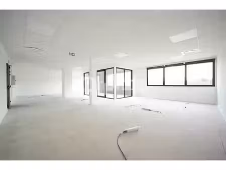 location bureaux 136m² à 1181m²
