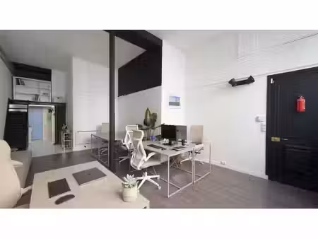 location bureaux paris 75018 58m²