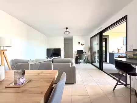 t2 ultra moderne de 54 m² avec grande terrasse  vue sur parc et parking couvert privatif