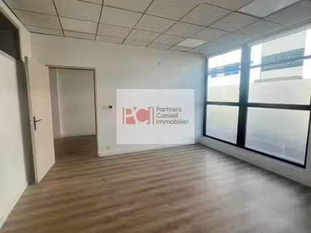 location bureaux nîmes 30000 155m²