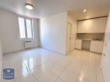 location appartement 1 pièce 26m² toulon 83000