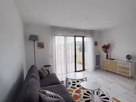 location appartement 2 pièces 44m² st maximin la ste baume 83470