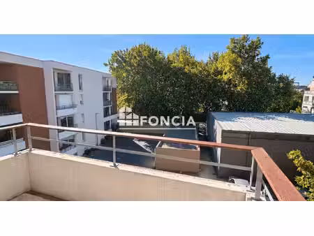 appartement de type 2 dans une résidence fermée sécurisée avec piscine